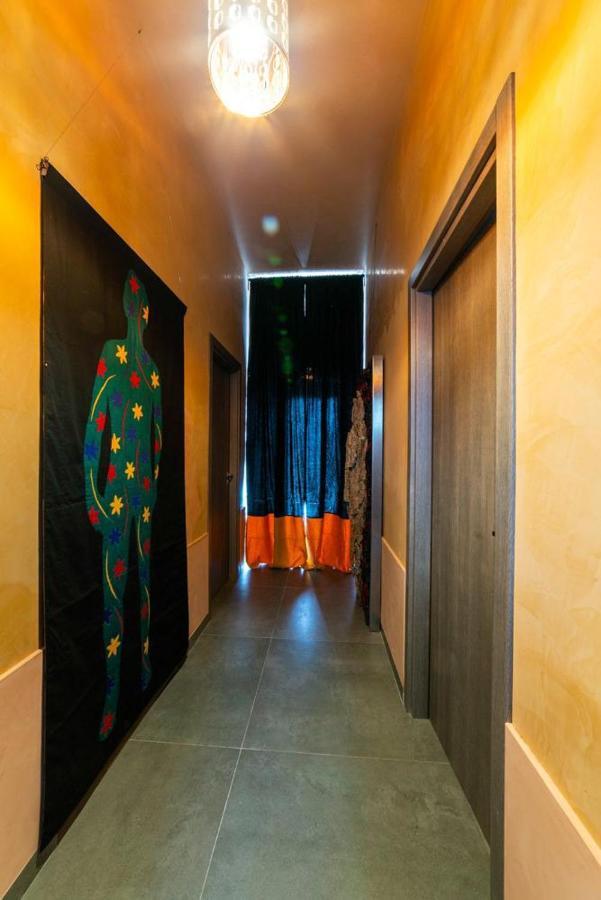 Speciale Tarshito'S Home - Atrium And Terrace Bari Bagian luar foto