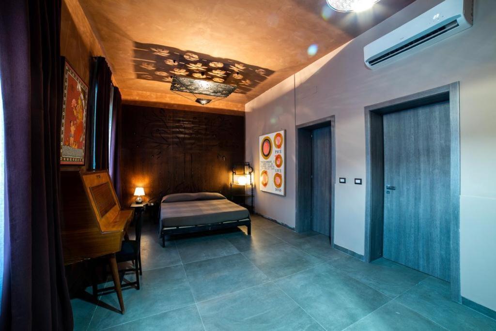 Speciale Tarshito'S Home - Atrium And Terrace Bari Bagian luar foto