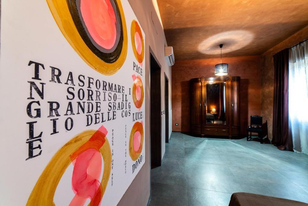 Speciale Tarshito'S Home - Atrium And Terrace Bari Bagian luar foto