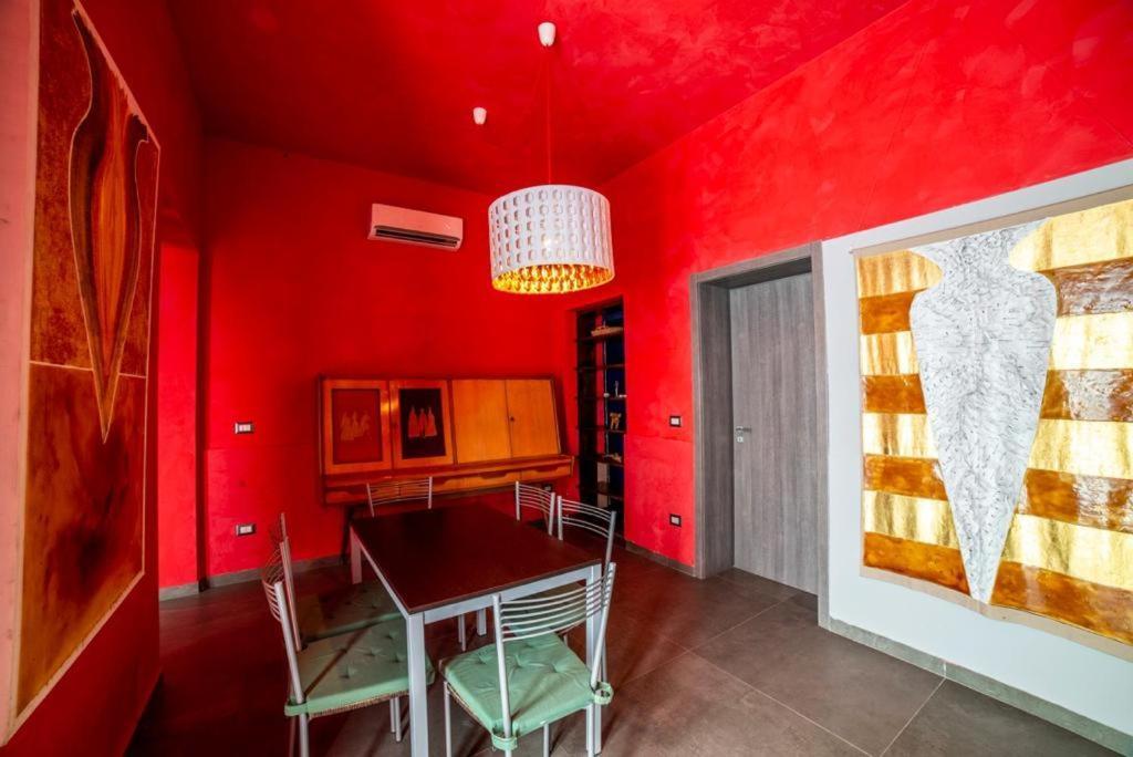 Speciale Tarshito'S Home - Atrium And Terrace Bari Bagian luar foto