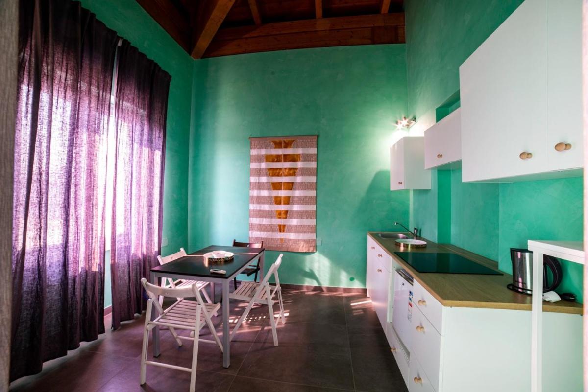 Speciale Tarshito'S Home - Atrium And Terrace Bari Bagian luar foto
